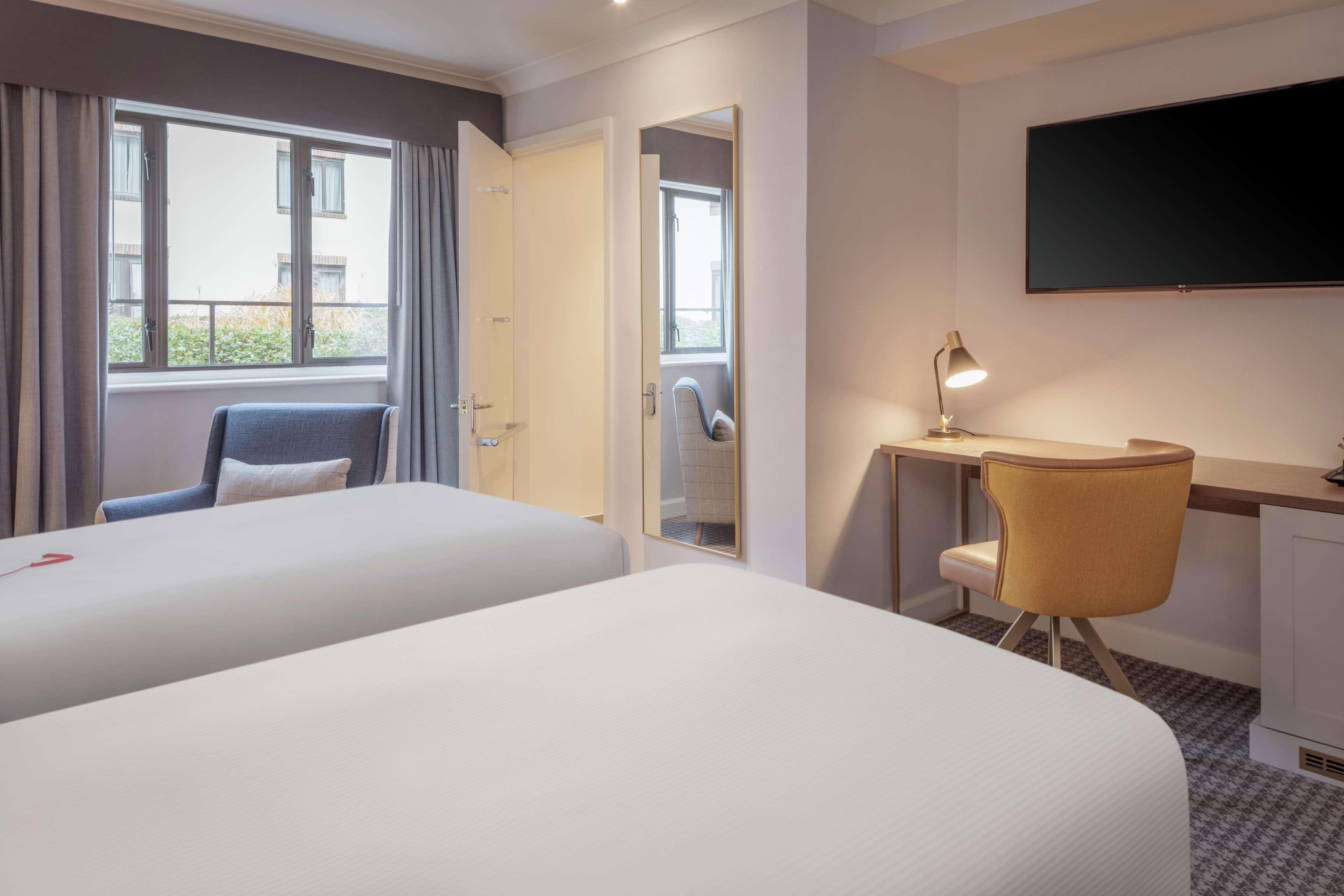 Hotel Oxford Belfry & 4*