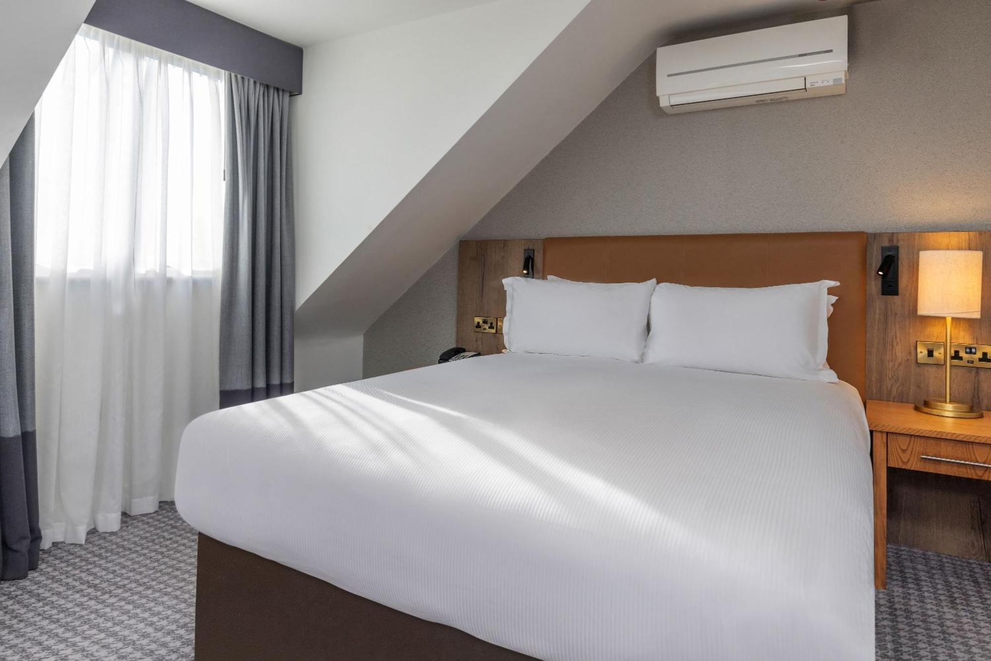 Oxford Belfry & Hotel 4*